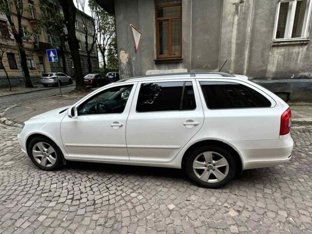 Белый Шкода Октавия, объемом двигателя 1.97 л и пробегом 246 тыс. км за 8900 $, фото 1 на Automoto.ua