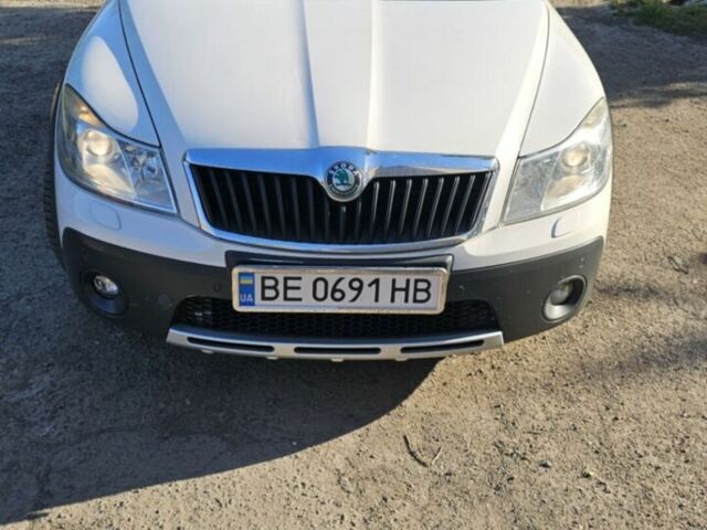 Белый Шкода Октавия, объемом двигателя 2 л и пробегом 320 тыс. км за 10200 $, фото 1 на Automoto.ua