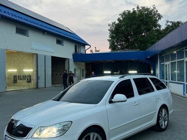 Белый Шкода Октавия, объемом двигателя 1.98 л и пробегом 210 тыс. км за 8200 $, фото 1 на Automoto.ua