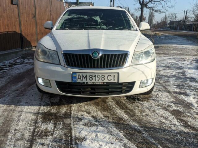 Білий Шкода Октавія, об'ємом двигуна 2 л та пробігом 280 тис. км за 8000 $, фото 1 на Automoto.ua