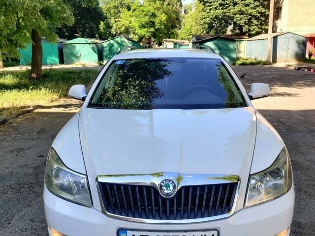 Білий Шкода Октавія, об'ємом двигуна 1.6 л та пробігом 280 тис. км за 7500 $, фото 1 на Automoto.ua
