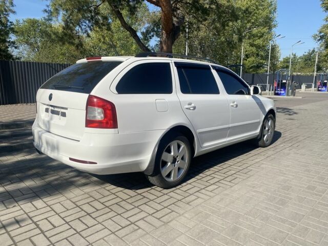 Білий Шкода Октавія, об'ємом двигуна 1.8 л та пробігом 228 тис. км за 6200 $, фото 1 на Automoto.ua