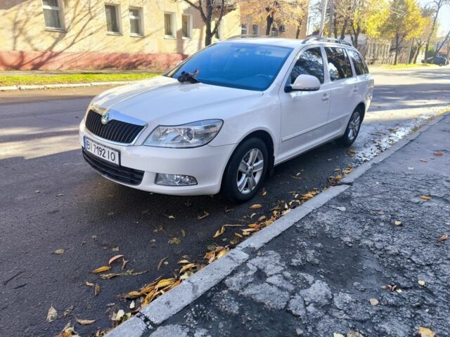 Белый Шкода Октавия, объемом двигателя 1.8 л и пробегом 290 тыс. км за 6999 $, фото 1 на Automoto.ua
