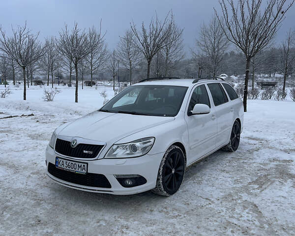 Белый Шкода Октавия, объемом двигателя 1.98 л и пробегом 255 тыс. км за 11700 $, фото 1 на Automoto.ua