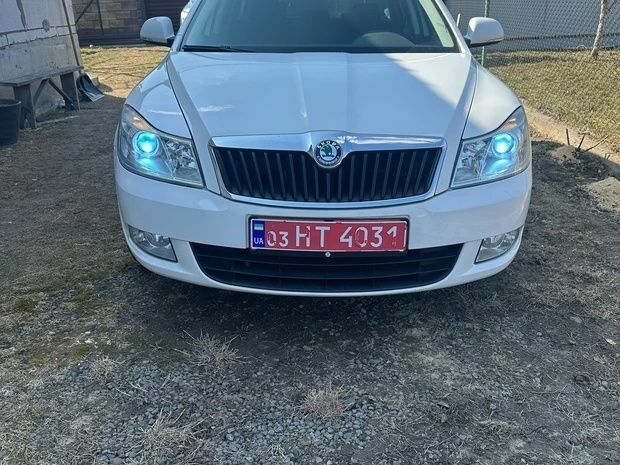 Білий Шкода Октавія, об'ємом двигуна 0 л та пробігом 209 тис. км за 8200 $, фото 1 на Automoto.ua