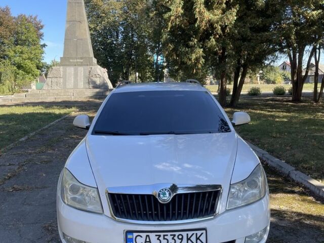 Белый Шкода Октавия, объемом двигателя 1.6 л и пробегом 365 тыс. км за 6326 $, фото 1 на Automoto.ua