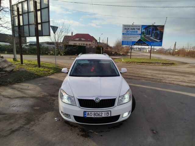 Білий Шкода Октавія, об'ємом двигуна 1.6 л та пробігом 380 тис. км за 7600 $, фото 1 на Automoto.ua