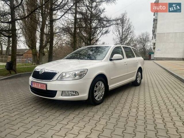Білий Шкода Октавія, об'ємом двигуна 1.4 л та пробігом 236 тис. км за 8200 $, фото 1 на Automoto.ua