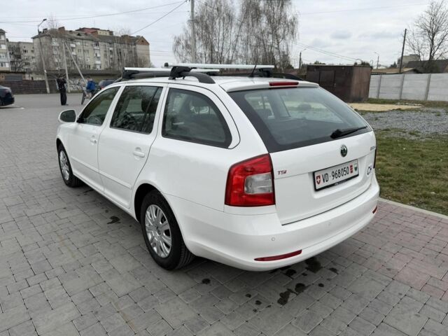 Белый Шкода Октавия, объемом двигателя 0 л и пробегом 215 тыс. км за 7850 $, фото 1 на Automoto.ua