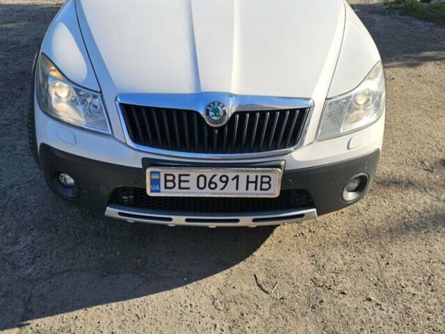 Белый Шкода Октавия, объемом двигателя 2 л и пробегом 320 тыс. км за 10200 $, фото 1 на Automoto.ua