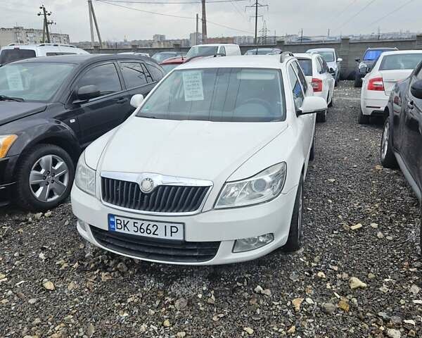Білий Шкода Октавія, об'ємом двигуна 1.8 л та пробігом 220 тис. км за 7200 $, фото 1 на Automoto.ua