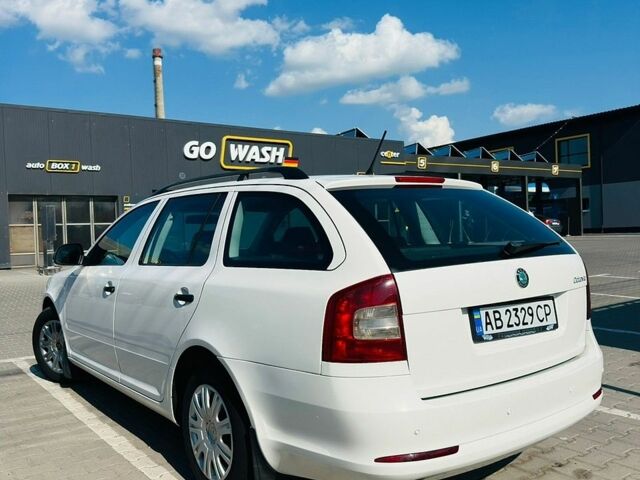 Білий Шкода Октавія, об'ємом двигуна 1.6 л та пробігом 266 тис. км за 6800 $, фото 1 на Automoto.ua