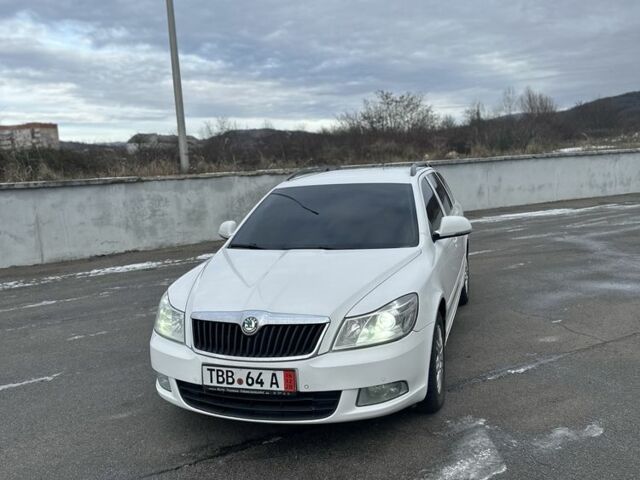 Білий Шкода Октавія, об'ємом двигуна 1.6 л та пробігом 268 тис. км за 8100 $, фото 1 на Automoto.ua