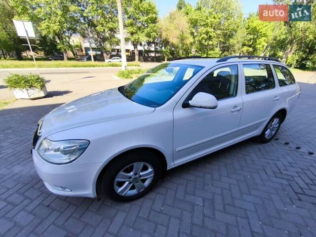 Белый Шкода Октавия, объемом двигателя 1.8 л и пробегом 265 тыс. км за 7500 $, фото 1 на Automoto.ua
