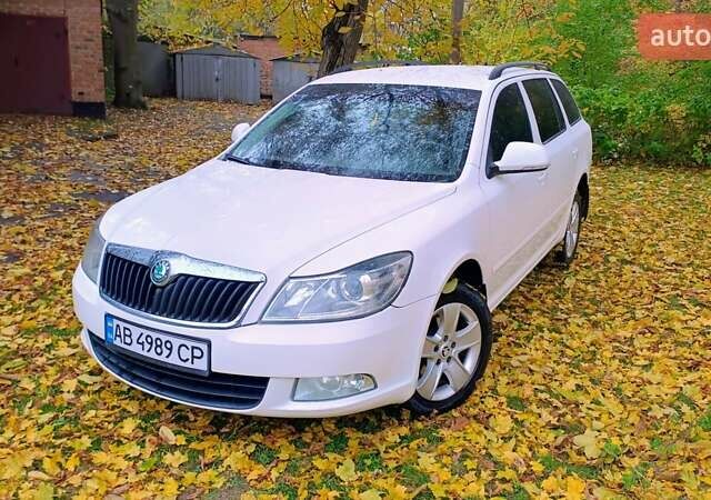 Шкода Октавия 2012 в Виннице на Automoto.ua Белый Шкода Октавия, объемом двигателя 1.6 л и пробегом 246 тыс. км за 7700 $, фото 1 на Automoto.ua
