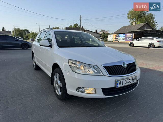 Білий Шкода Октавія, об'ємом двигуна 1.6 л та пробігом 272 тис. км за 7600 $, фото 1 на Automoto.ua