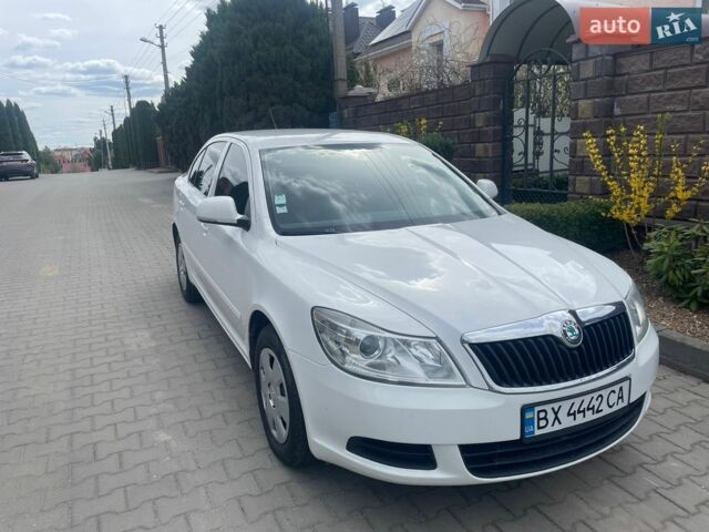 Білий Шкода Октавія, об'ємом двигуна 1.6 л та пробігом 298 тис. км за 7900 $, фото 1 на Automoto.ua