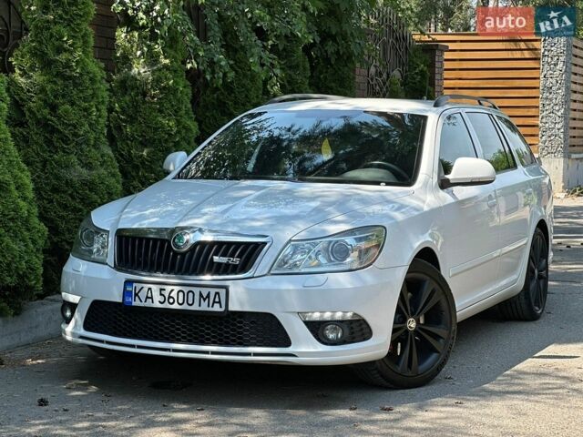 Белый Шкода Октавия, объемом двигателя 2 л и пробегом 260 тыс. км за 9000 $, фото 1 на Automoto.ua