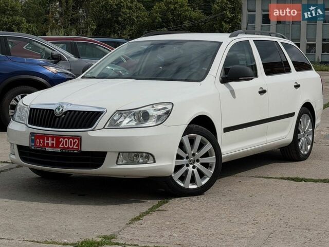 Білий Шкода Октавія, об'ємом двигуна 1.6 л та пробігом 241 тис. км за 8300 $, фото 1 на Automoto.ua