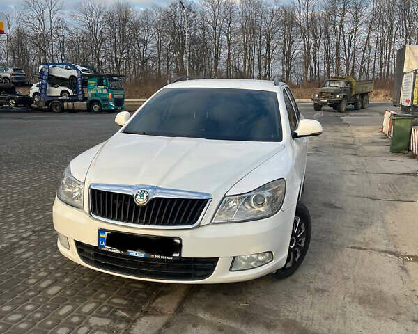 Белый Шкода Октавия, объемом двигателя 1.99 л и пробегом 292 тыс. км за 8500 $, фото 1 на Automoto.ua