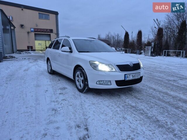 Белый Шкода Октавия, объемом двигателя 2 л и пробегом 320 тыс. км за 8550 $, фото 1 на Automoto.ua