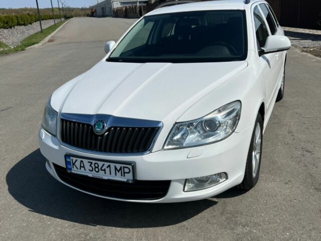 Білий Шкода Октавія, об'ємом двигуна 1.97 л та пробігом 282 тис. км за 8000 $, фото 1 на Automoto.ua