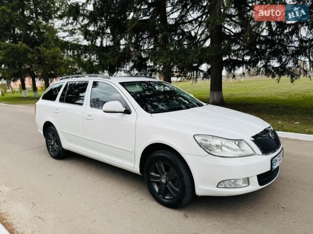 Белый Шкода Октавия, объемом двигателя 1.8 л и пробегом 147 тыс. км за 8900 $, фото 1 на Automoto.ua
