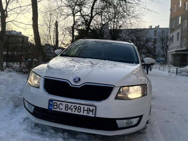 Белый Шкода Октавия, объемом двигателя 1.6 л и пробегом 300 тыс. км за 9200 $, фото 1 на Automoto.ua