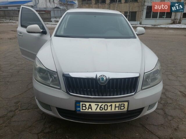 Белый Шкода Октавия, объемом двигателя 1.8 л и пробегом 295 тыс. км за 8200 $, фото 1 на Automoto.ua