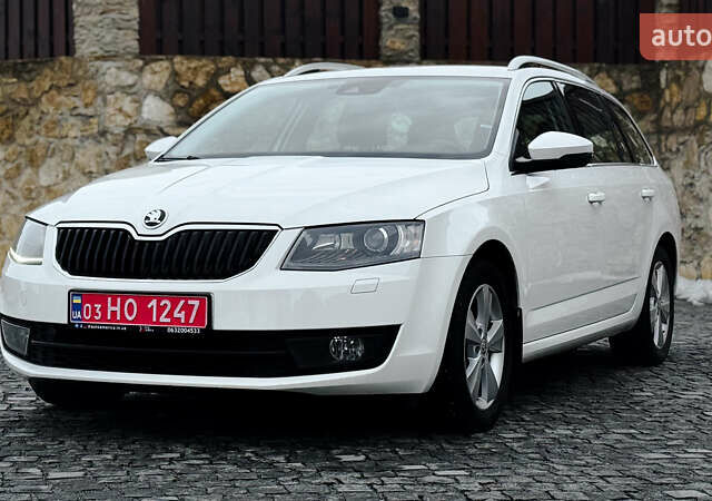 Белый Шкода Октавия, объемом двигателя 1.6 л и пробегом 263 тыс. км за 10999 $, фото 1 на Automoto.ua