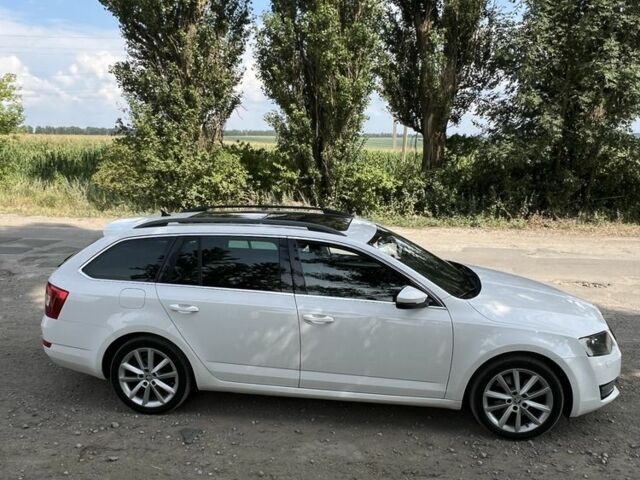 Білий Шкода Октавія, об'ємом двигуна 1.8 л та пробігом 311 тис. км за 10205 $, фото 1 на Automoto.ua