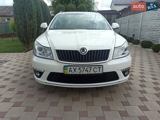 Белый Шкода Октавия, объемом двигателя 1.8 л и пробегом 125 тыс. км за 9900 $, фото 1 на Automoto.ua