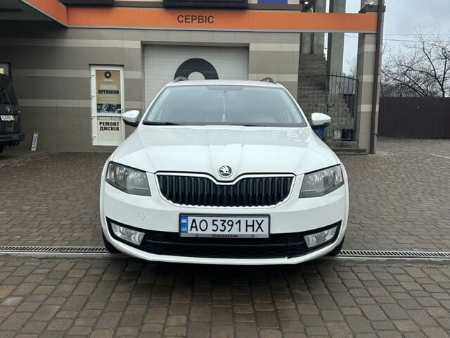 Белый Шкода Октавия, объемом двигателя 1.6 л и пробегом 330 тыс. км за 8500 $, фото 1 на Automoto.ua