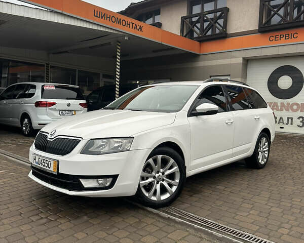 Белый Шкода Октавия, объемом двигателя 1.6 л и пробегом 330 тыс. км за 8000 $, фото 1 на Automoto.ua
