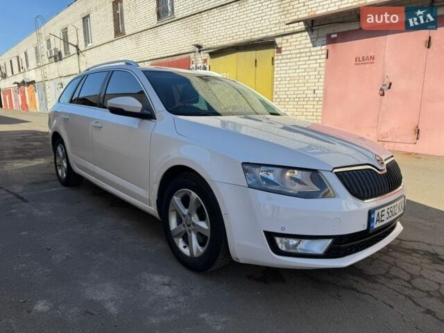 Белый Шкода Октавия, объемом двигателя 1.6 л и пробегом 256 тыс. км за 7900 $, фото 1 на Automoto.ua