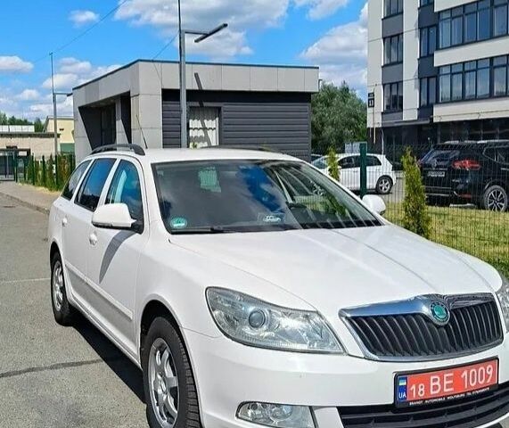 Белый Шкода Октавия, объемом двигателя 0 л и пробегом 258 тыс. км за 8728 $, фото 1 на Automoto.ua