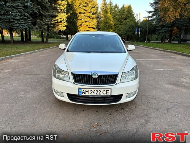 Білий Шкода Октавія, об'ємом двигуна 2 л та пробігом 356 тис. км за 10400 $, фото 1 на Automoto.ua