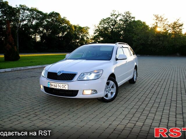 Белый Шкода Октавия, объемом двигателя 1.6 л и пробегом 350 тыс. км за 8700 $, фото 1 на Automoto.ua