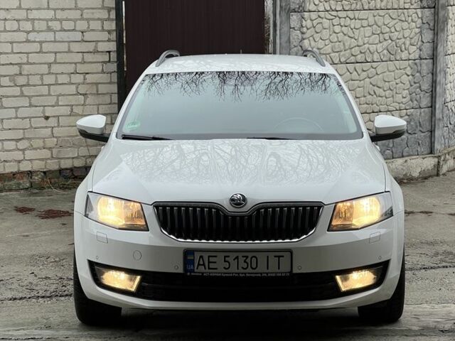 Белый Шкода Октавия, объемом двигателя 1.9 л и пробегом 219 тыс. км за 10700 $, фото 1 на Automoto.ua