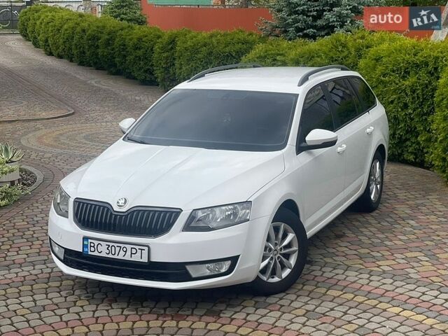 Білий Шкода Октавія, об'ємом двигуна 1.6 л та пробігом 300 тис. км за 9500 $, фото 1 на Automoto.ua