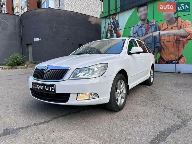 Белый Шкода Октавия, объемом двигателя 1.6 л и пробегом 222 тыс. км за 8900 $, фото 1 на Automoto.ua