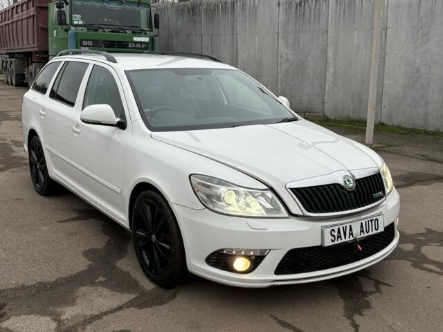 Белый Шкода Октавия, объемом двигателя 2 л и пробегом 148 тыс. км за 4200 $, фото 1 на Automoto.ua