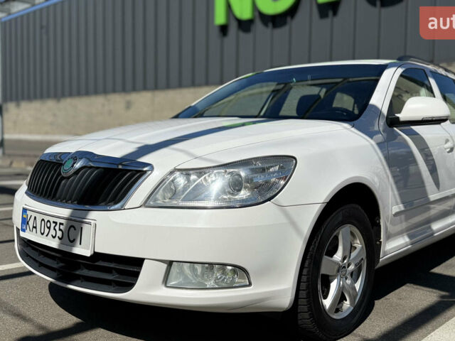 Білий Шкода Октавія, об'ємом двигуна 1.97 л та пробігом 317 тис. км за 9500 $, фото 1 на Automoto.ua