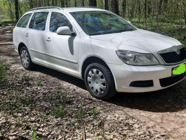 Белый Шкода Октавия, объемом двигателя 0 л и пробегом 208 тыс. км за 6800 $, фото 1 на Automoto.ua