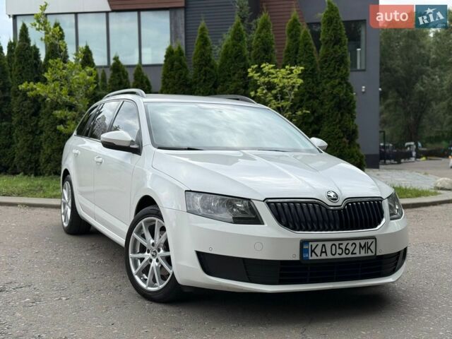 Белый Шкода Октавия, объемом двигателя 1.6 л и пробегом 335 тыс. км за 10400 $, фото 1 на Automoto.ua