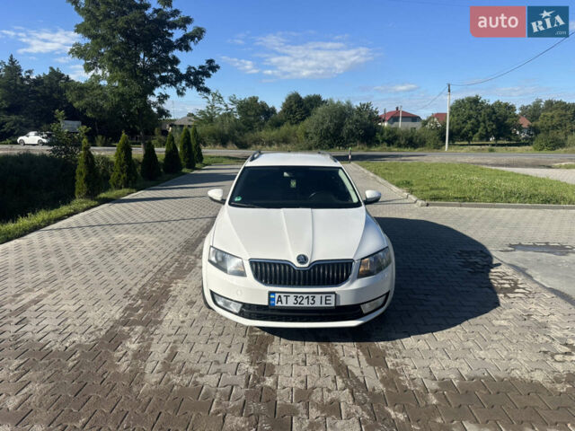 Белый Шкода Октавия, объемом двигателя 1.6 л и пробегом 260 тыс. км за 8800 $, фото 1 на Automoto.ua