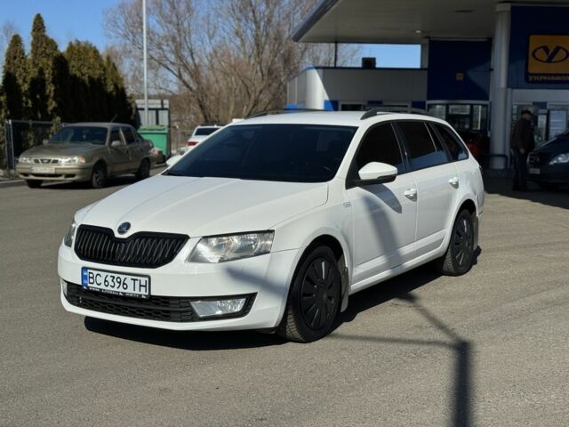 Белый Шкода Октавия, объемом двигателя 1.6 л и пробегом 300 тыс. км за 9999 $, фото 1 на Automoto.ua