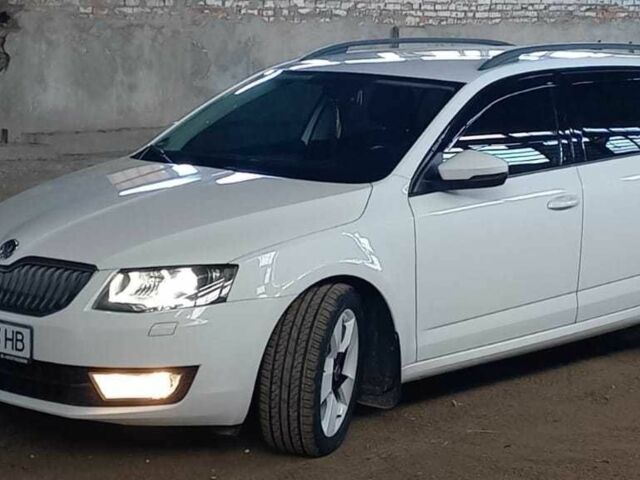 Белый Шкода Октавия, объемом двигателя 2 л и пробегом 242 тыс. км за 12300 $, фото 1 на Automoto.ua