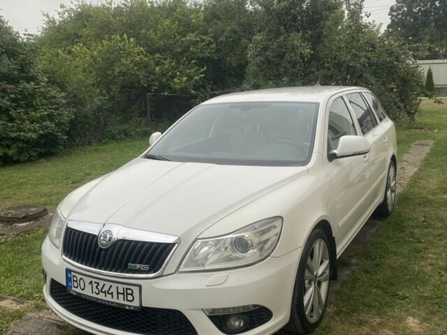 Белый Шкода Октавия, объемом двигателя 2 л и пробегом 290 тыс. км за 9300 $, фото 1 на Automoto.ua