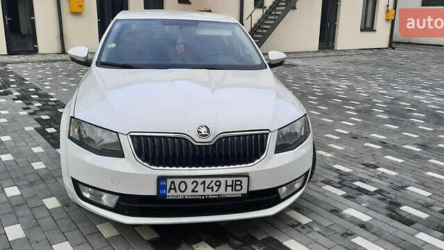 Белый Шкода Октавия, объемом двигателя 1.6 л и пробегом 286 тыс. км за 8900 $, фото 1 на Automoto.ua